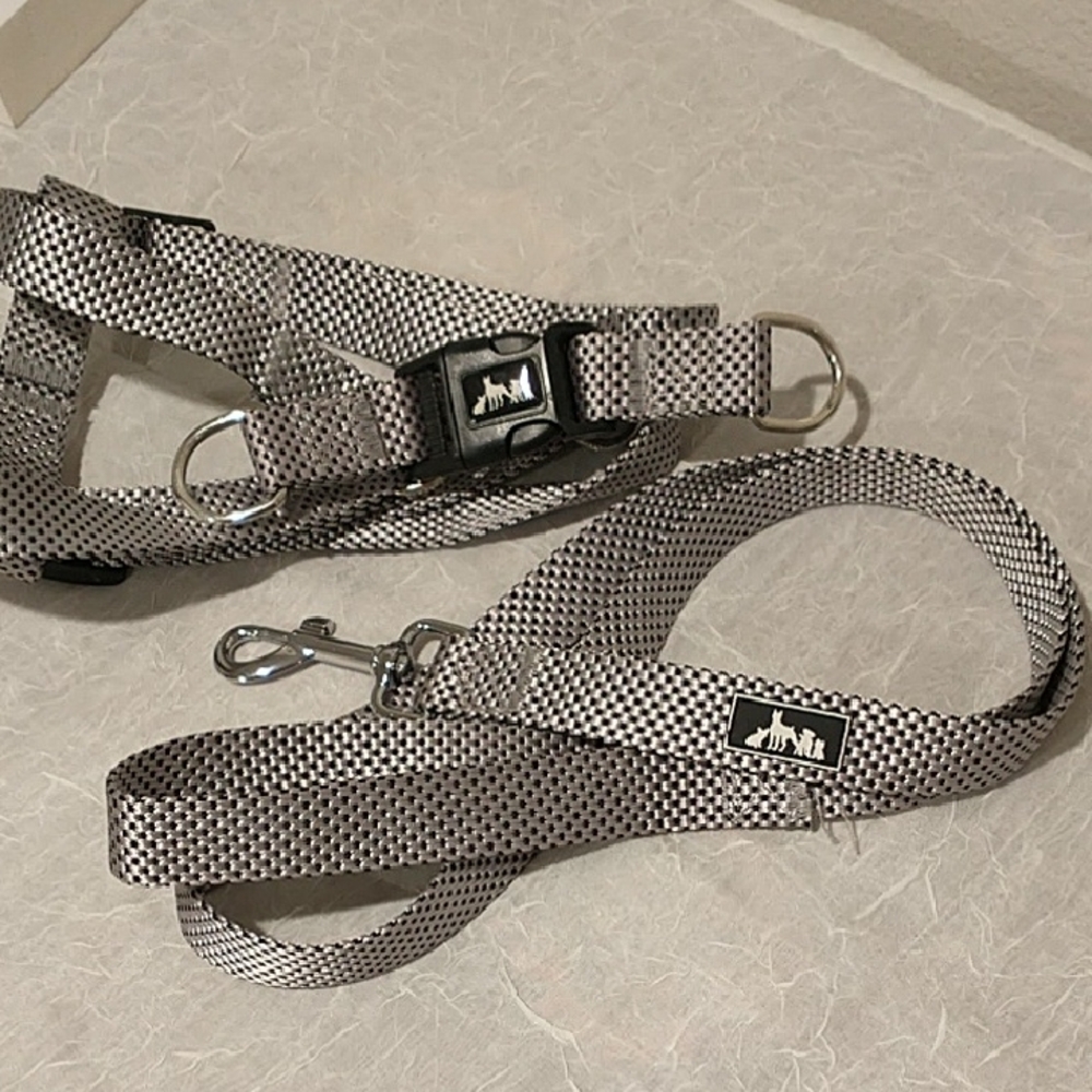 ⛵ 5/$15 Black and Silver Reflective Dog Harness and Leash Set
